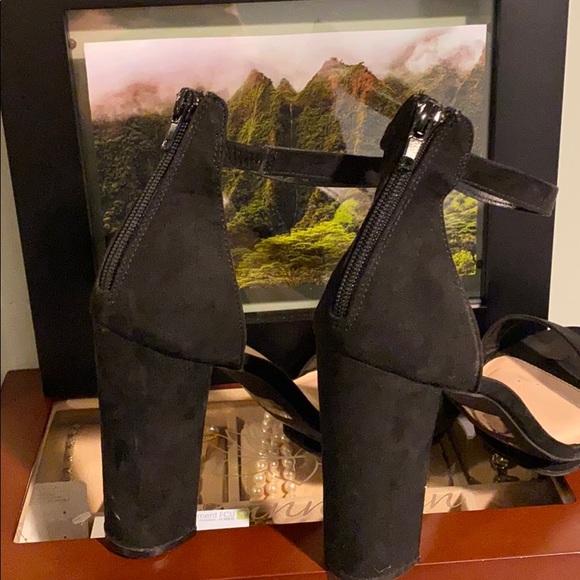 Heels - Picture 3 of 4